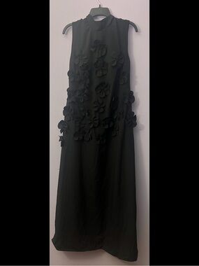 Ryanth Sleeveless Black Floral Appliqué Maxi Dress